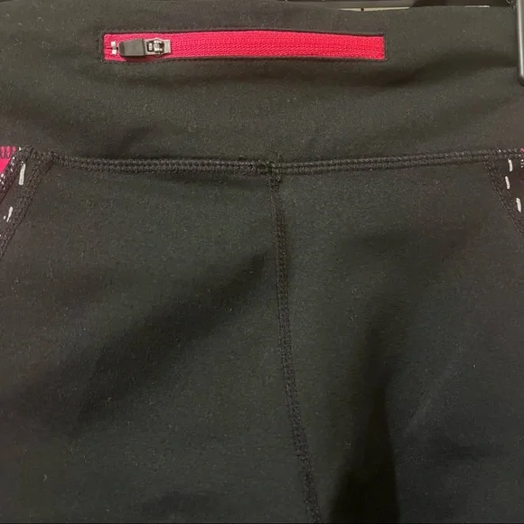 Fabletics Black Pink Insert Panels Athletic Workout Capri Leggings - Picture 8 of 9